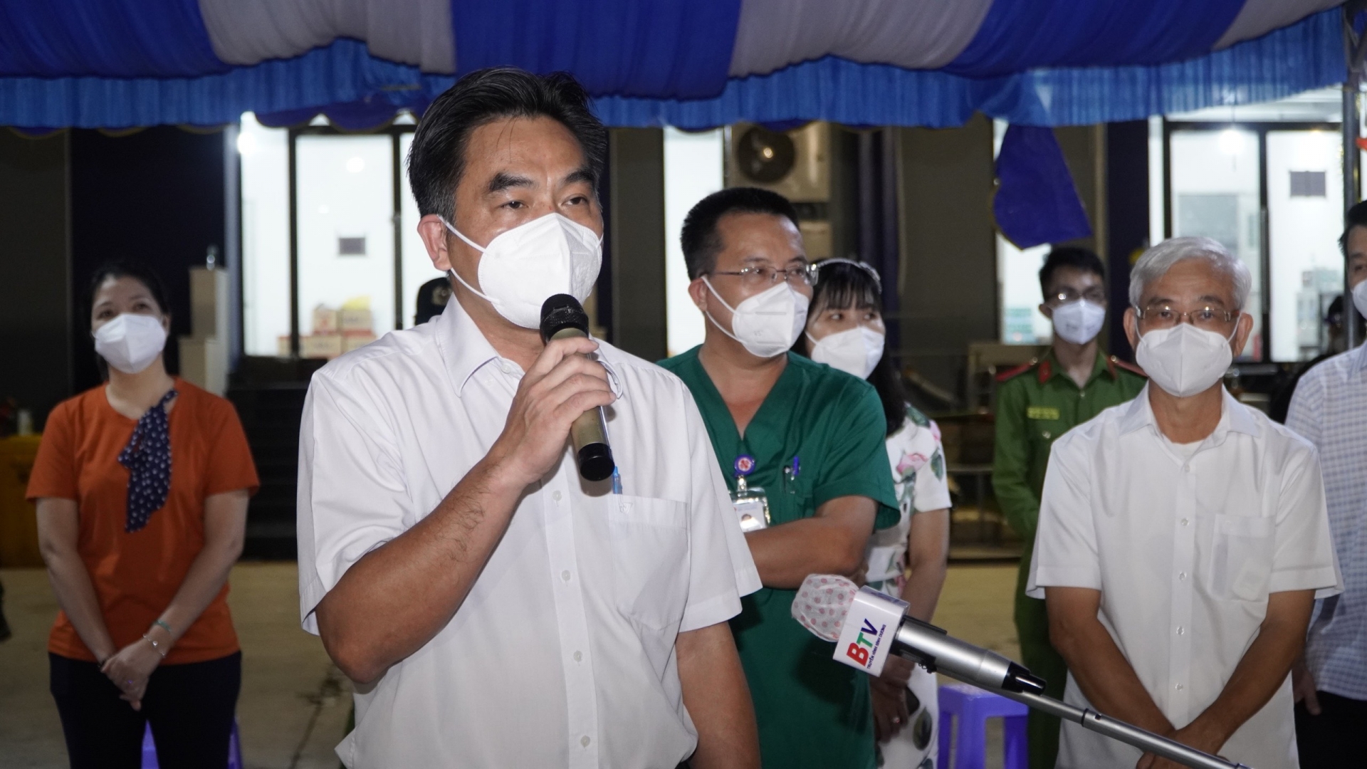 Trung thu đặc biệt của hơn 1200 em nhỏ đang điều trị Covid-19 tại Bình Dương Trung thu đặc biệt của hơn 1200 em nhỏ đang điều trị Covid-19 tại Bình Dương