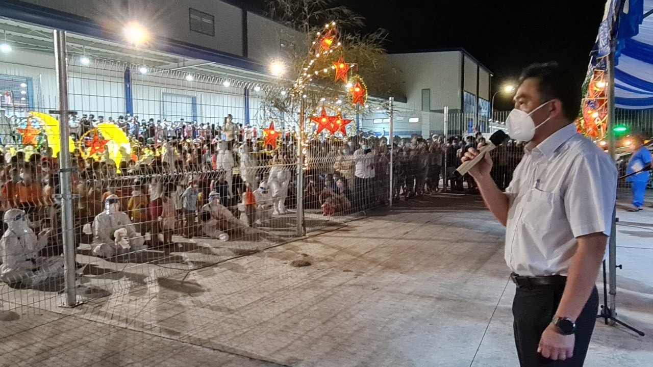 Trung thu đặc biệt của hơn 1200 em nhỏ đang điều trị Covid -19 tại Bình Dương Trung thu đặc biệt của hơn 1200 em nhỏ đang điều trị Covid-19 tại Bình Dương