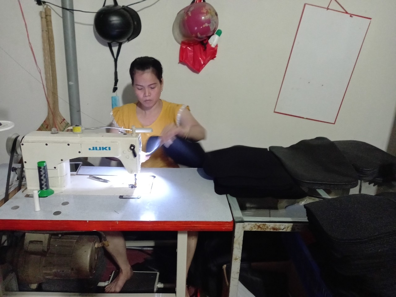 Người lao động gặp khó khi xin xác nhận từ chủ trọ để nhận hỗ trợ