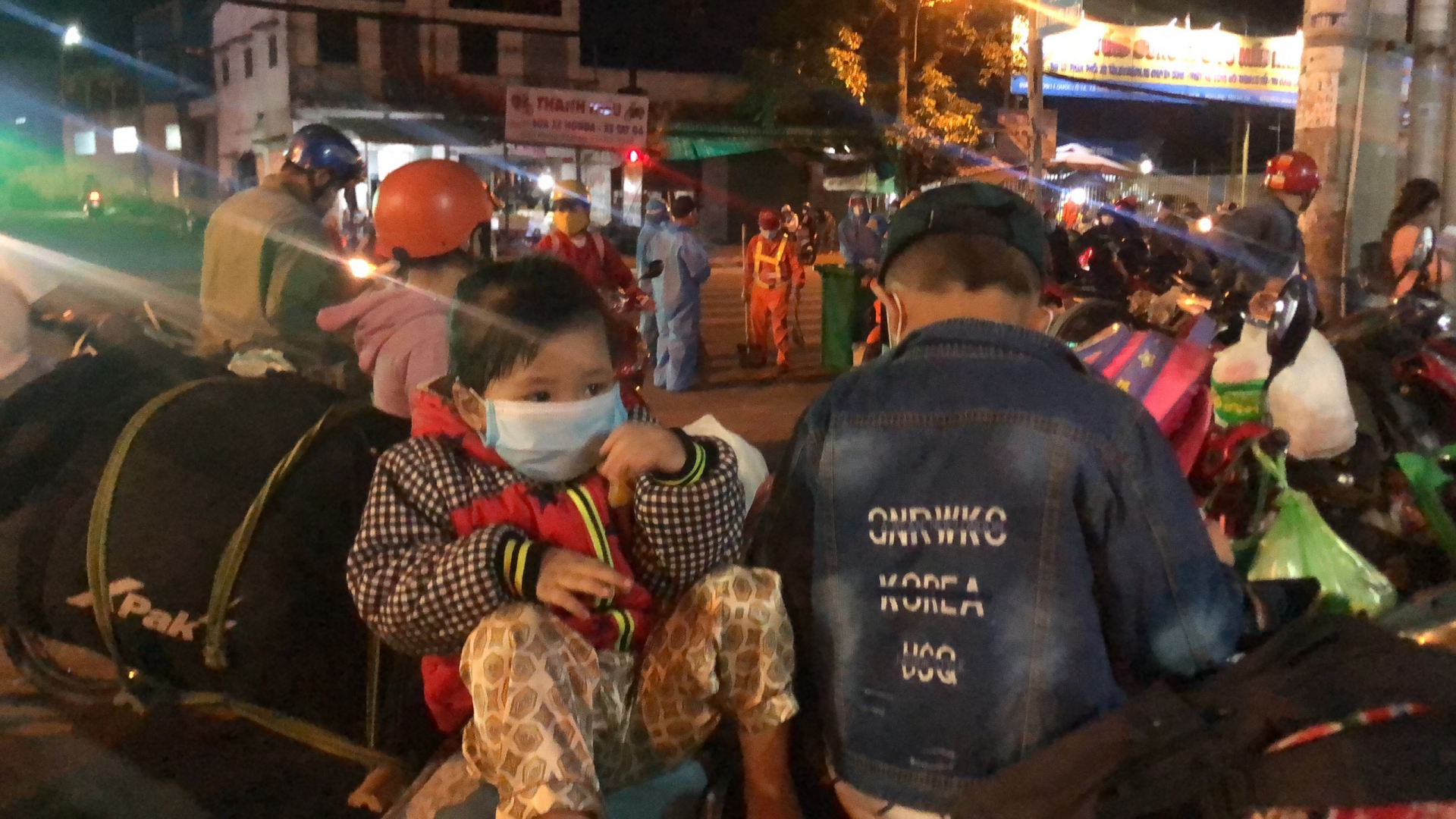 Những phận người thất nghiệp, cạn tiền phải rời TP HCM về quê Những phận người thất nghiệp, cạn tiền phải rời TP HCM về quê