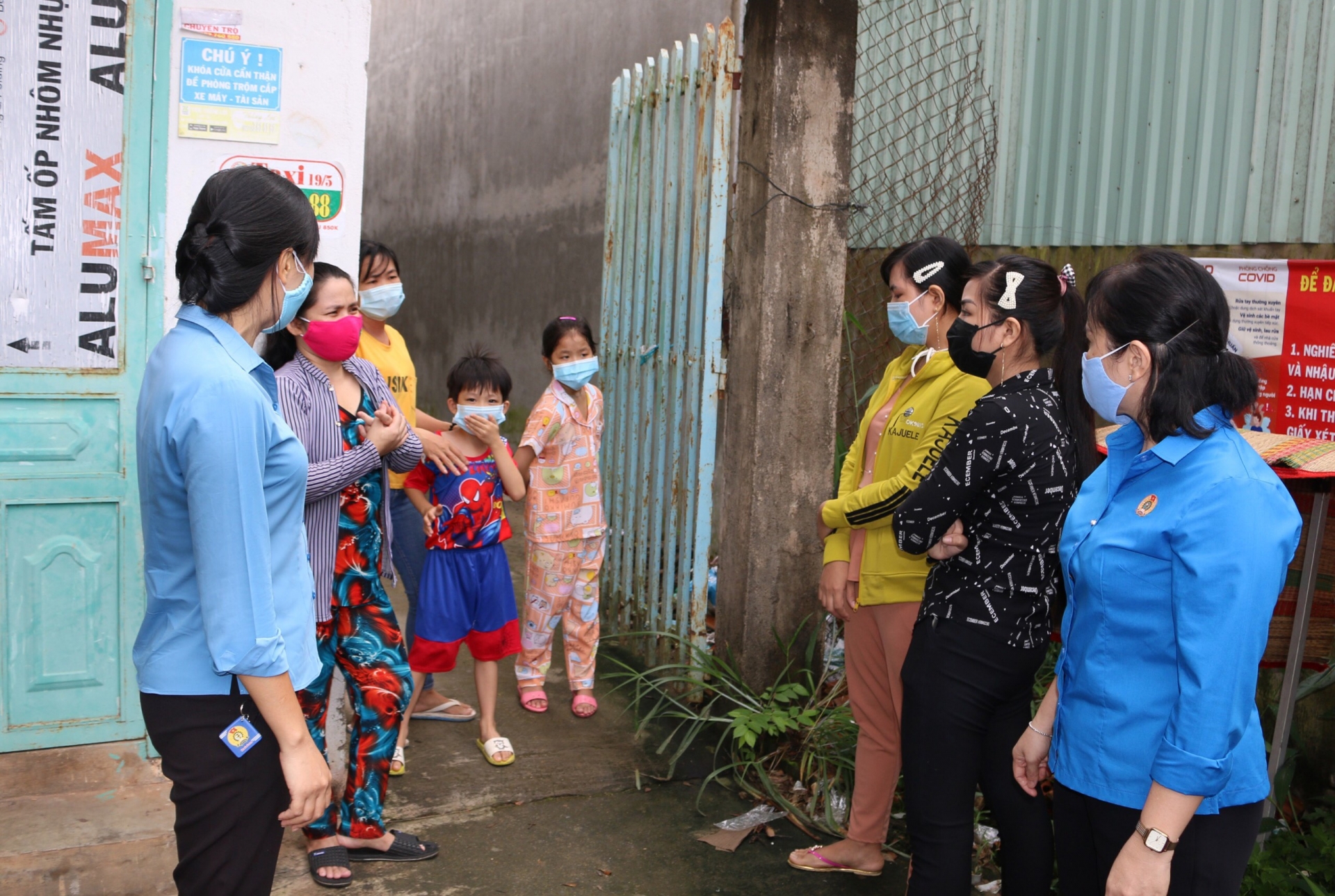 Hạnh phúc của người lao động khi con thi đỗ đại học Hạnh phúc của người lao động khi con thi đỗ đại học