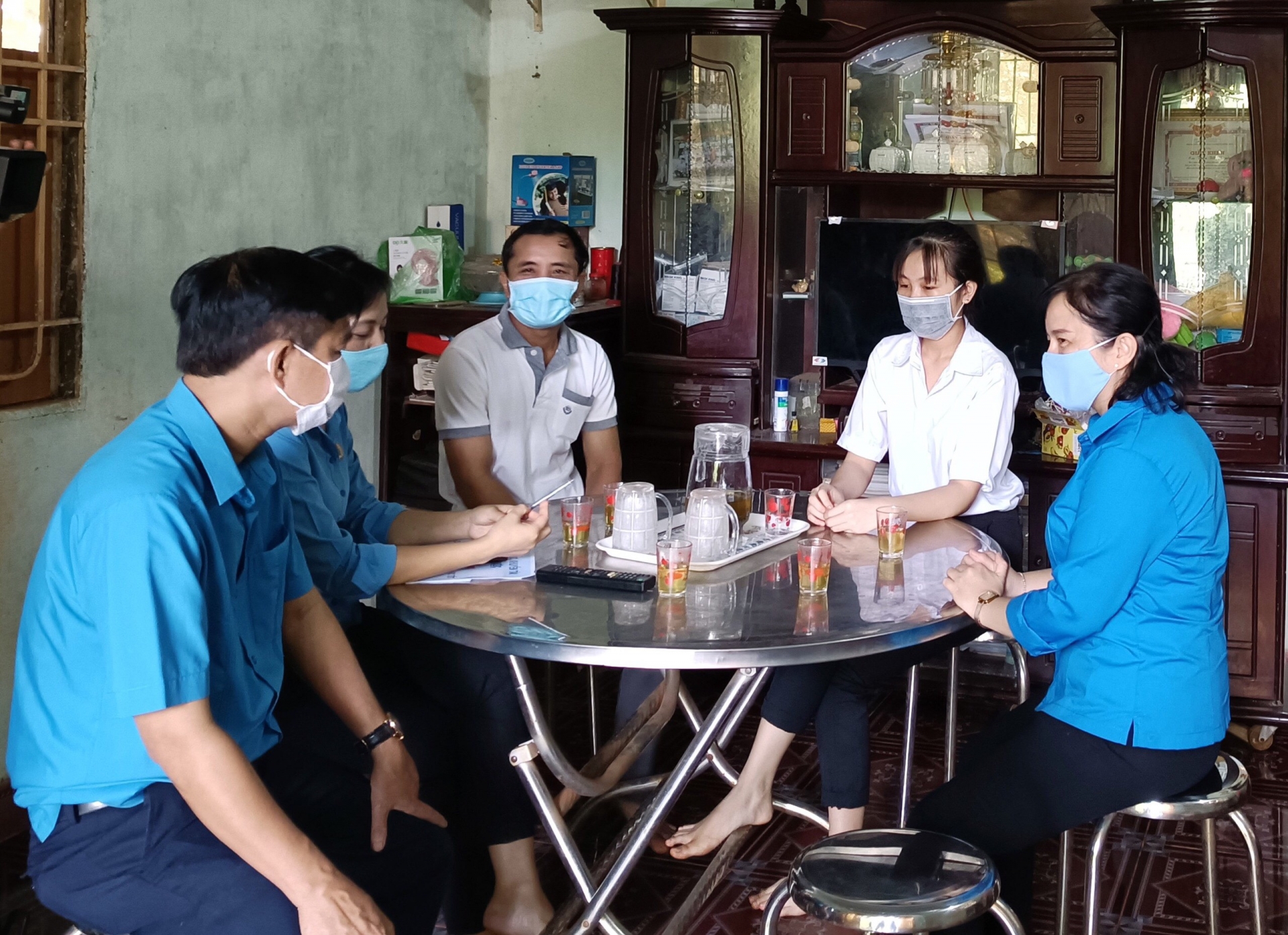 Hạnh phúc của người lao động khi con thi đỗ đại học Hạnh phúc của người lao động khi con thi đỗ đại học