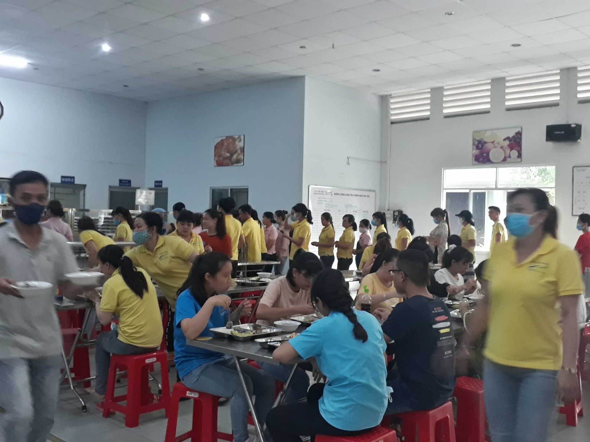 Đảm bảo an toàn vệ sinh thực phẩm cho bữa ăn ca của người lao động Đảm bảo an toàn vệ sinh thực phẩm cho bữa ăn ca của người lao động