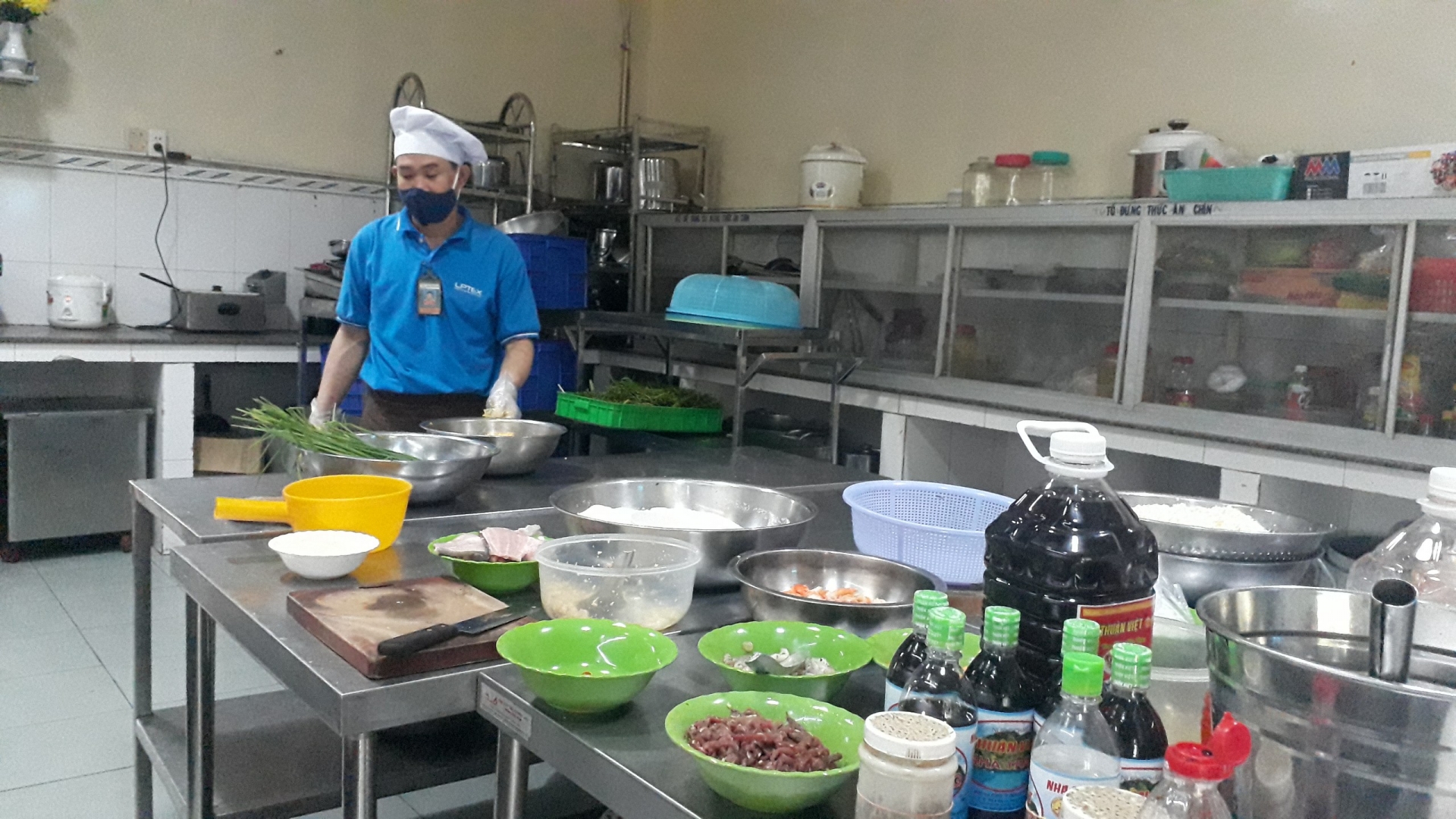 Đảm bảo an toàn vệ sinh thực phẩm cho bữa ăn ca của người lao động Đảm bảo an toàn vệ sinh thực phẩm cho bữa ăn ca của người lao động