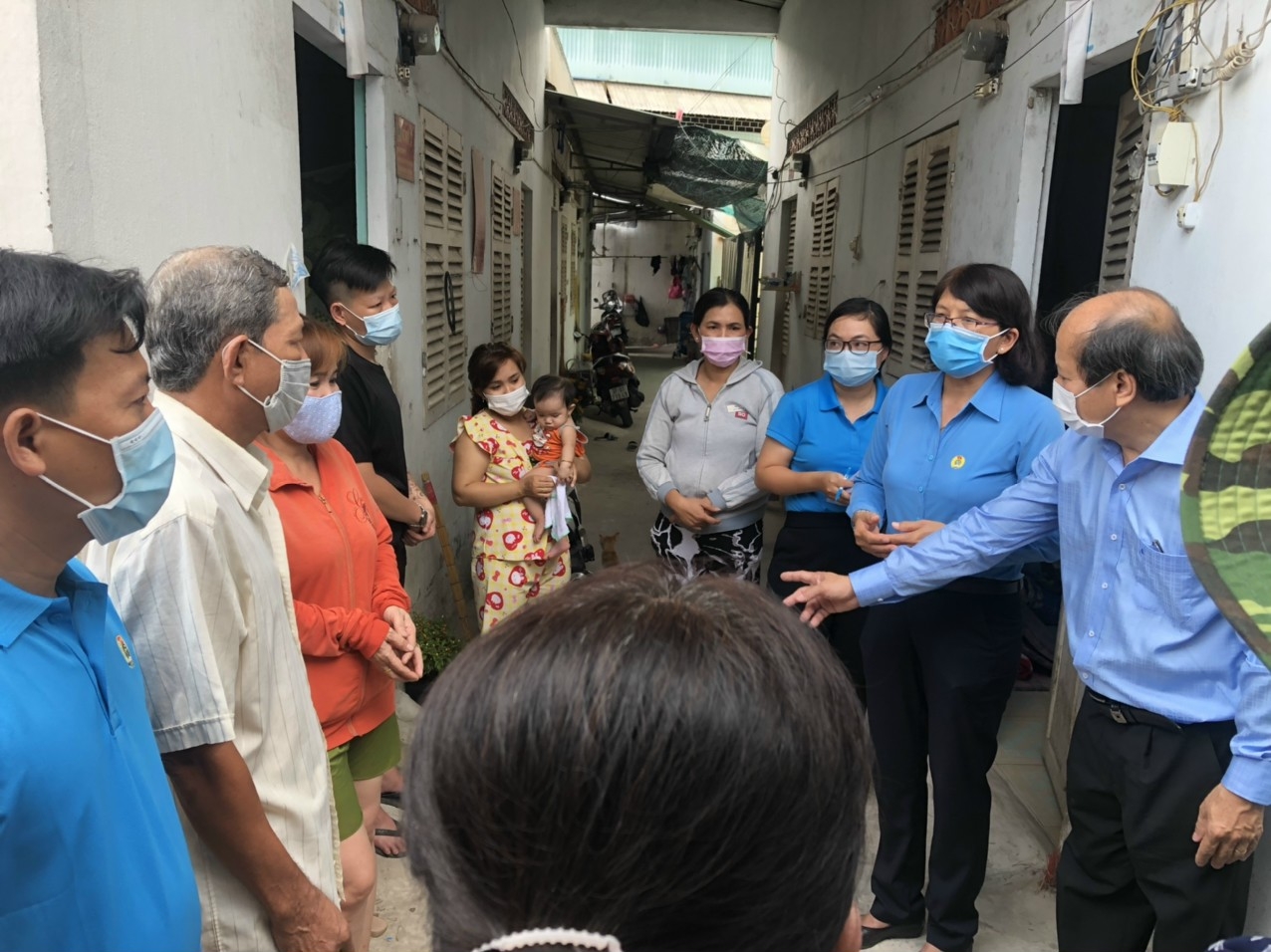 Công đoàn Long An đẩy mạnh tuyên truyền, tư vấn pháp luật cho người lao động Công đoàn Long An đẩy mạnh tuyên truyền, tư vấn pháp luật cho người lao động