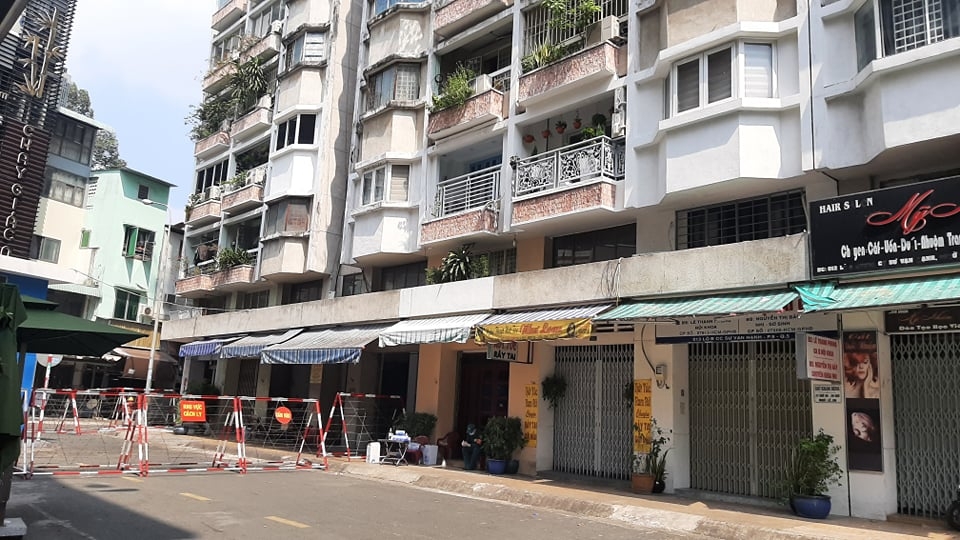 Phong tỏa Chung cư Sư Vạn Hạnh 9 vì nam thanh niên dương tính với COVID-19