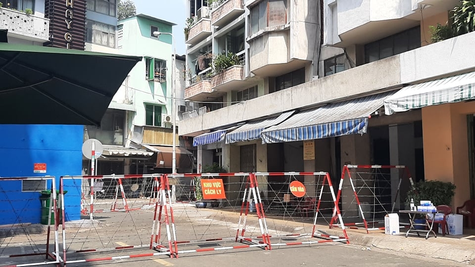 Phong tỏa Chung cư Sư Vạn Hạnh 9 vì nam thanh niên dương tính với COVID-19