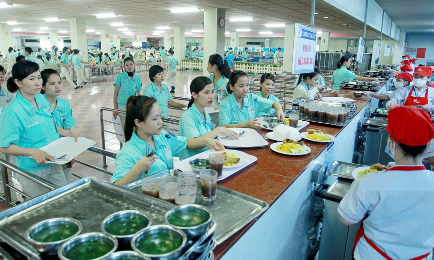 Hướng dẫn An toàn thực phẩm và dinh dưỡng cho người lao động, cán bộ phòng, chống COVID-19