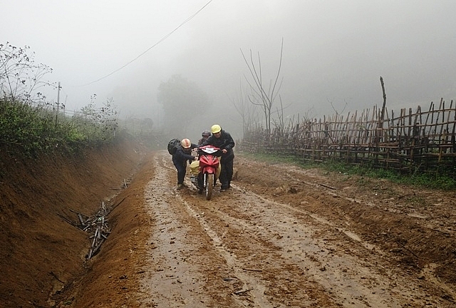 Thanh Hóa, mưa lớn gây sạt lở đất, một trưởng bản tử vong thanh hoa mua lon gay sat lo dat mot truong ban tu vong