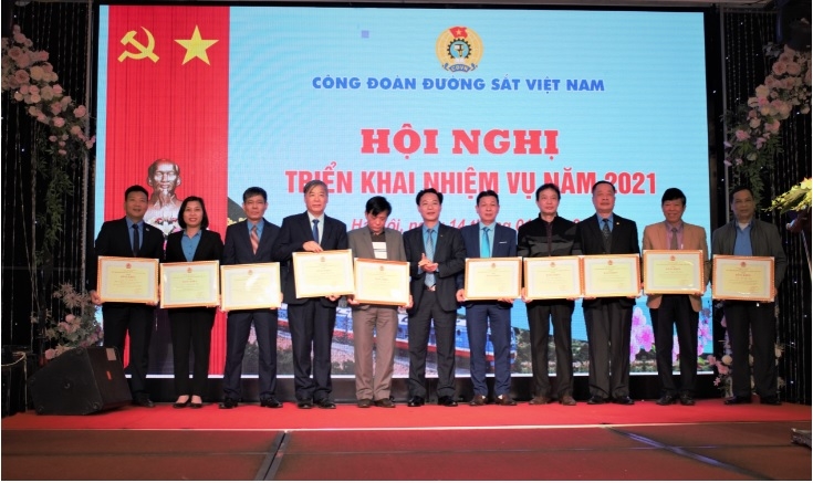 "Quyết liệt – Đổi mới – An toàn – Phát triển"