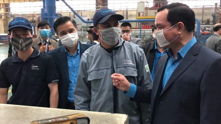 Tổng Liên đoàn Lao động Việt Nam kêu gọi NLĐ cân nhắc kỹ việc về quê ăn Tết Tổng Liên đoàn Lao động Việt Nam kêu gọi NLĐ cân nhắc kỹ việc về quê ăn Tết