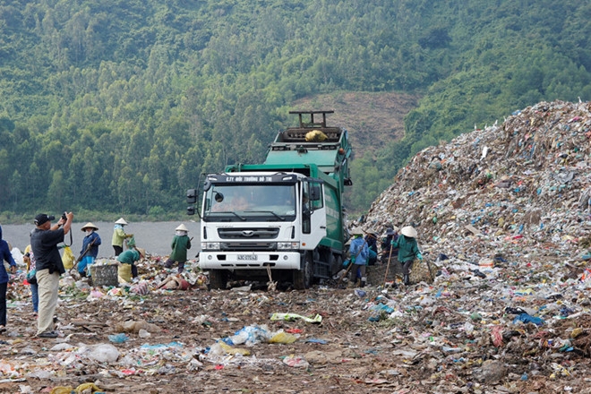 Người dân chịu khổ hơn 20 năm vì bãi rác Khánh Sơn, Đà Nẵng nguoi dan chiu kho hon 20 nam vi bai rac khanh son da nang
