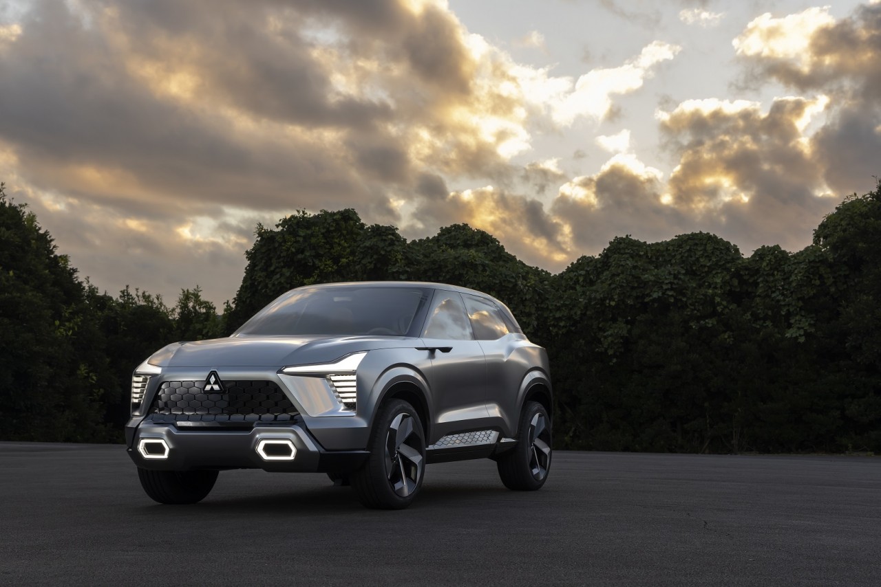 Mitsubishi lần đầu ra mắt xe concept tại Việt Nam “Mitsubishi XFC Concept”