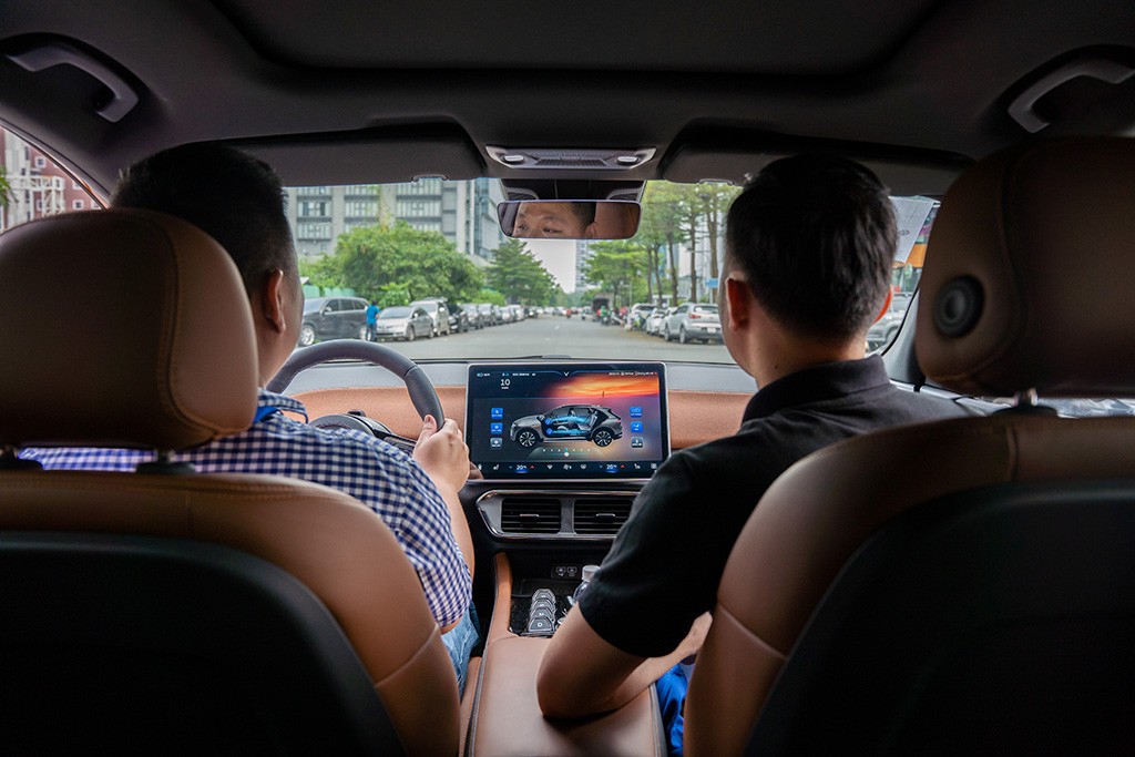 Người Sài Gòn lái thử VinFast VF8: “Đáng mua nhất trong tầm giá 1 tỷ đồng!”