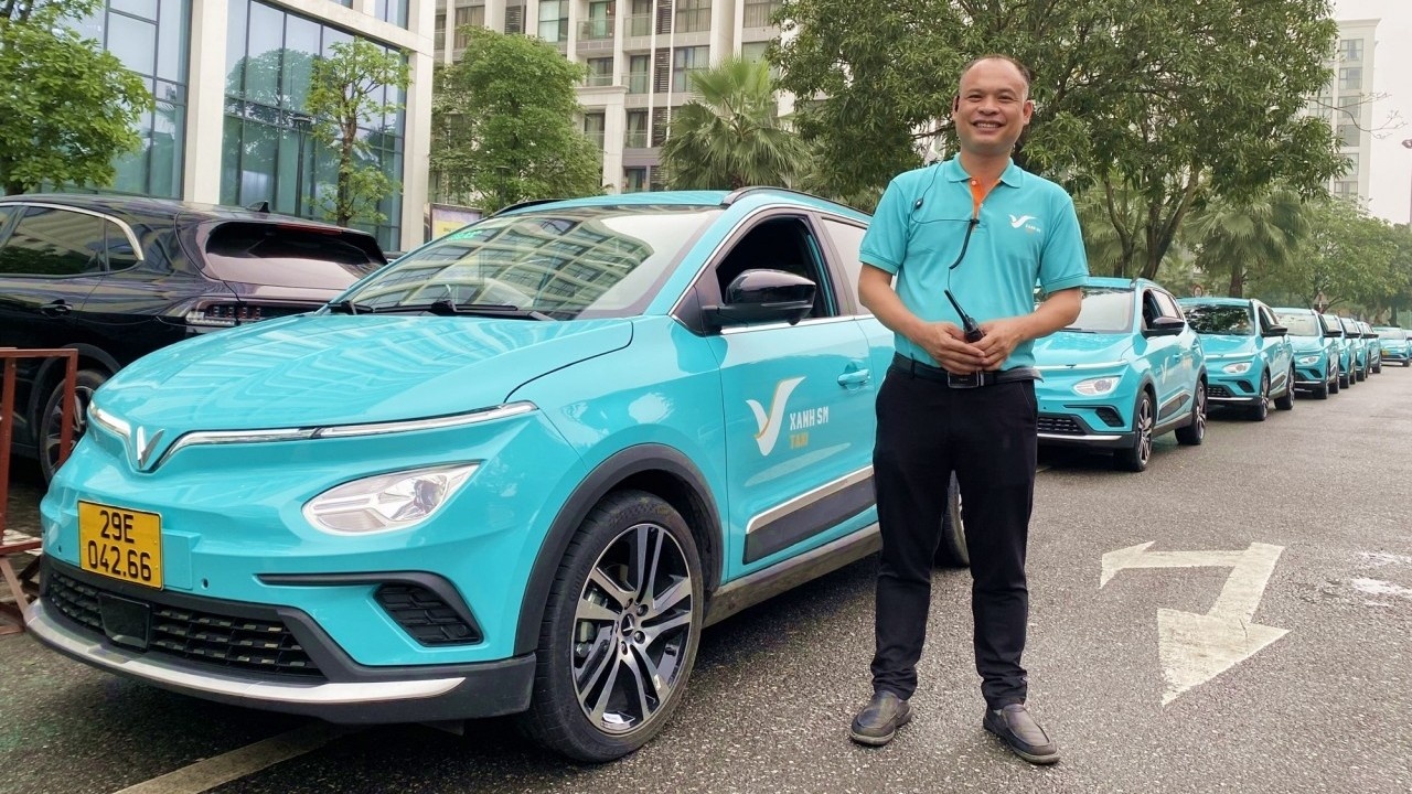 Đội trưởng Taxi Xanh SM: 