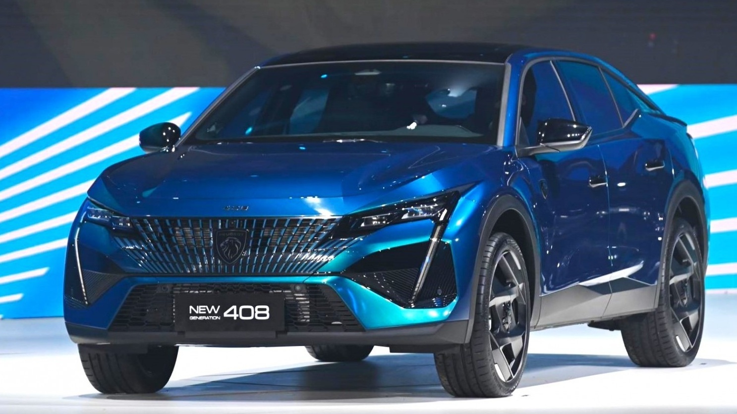 Vừa ra mắt, Peugeot 408 tăng giá bán cho cả ba phiên bản