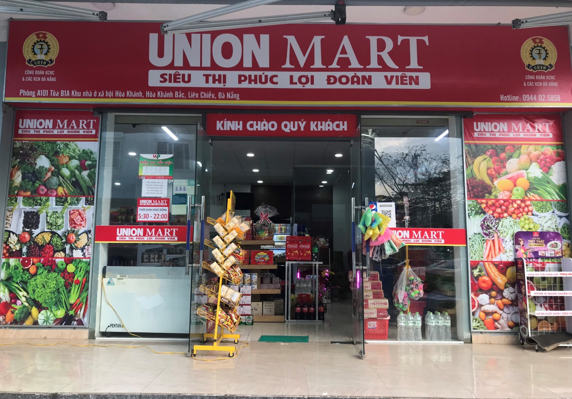 Siêu thị đảm bảo vệ sinh an toàn thực phẩm cho người lao động (Ảnh: Phan Nguyên)
