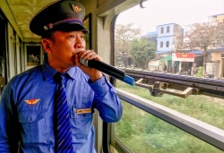 Chuyện phát thanh viên trên tàu 20 năm xa nhà đón Tết