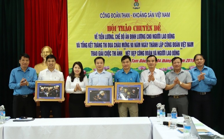 Quan tâm hơn đến tiền lương, chế độ ăn định lượng cho người lao động quan tam hon de n tie n luong che do an dinh luong cho nguo i lao do ng