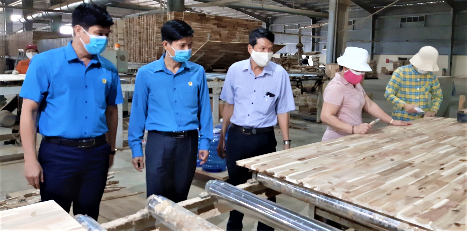 Công đoàn KKT tỉnh Quảng Bình tăng cường chỉ đạo thực hiện nghiêm túc công tác ATVSLĐ Công đoàn KKT tỉnh Quảng Bình tăng cường chỉ đạo thực hiện nghiêm túc công tác ATVSLĐ
