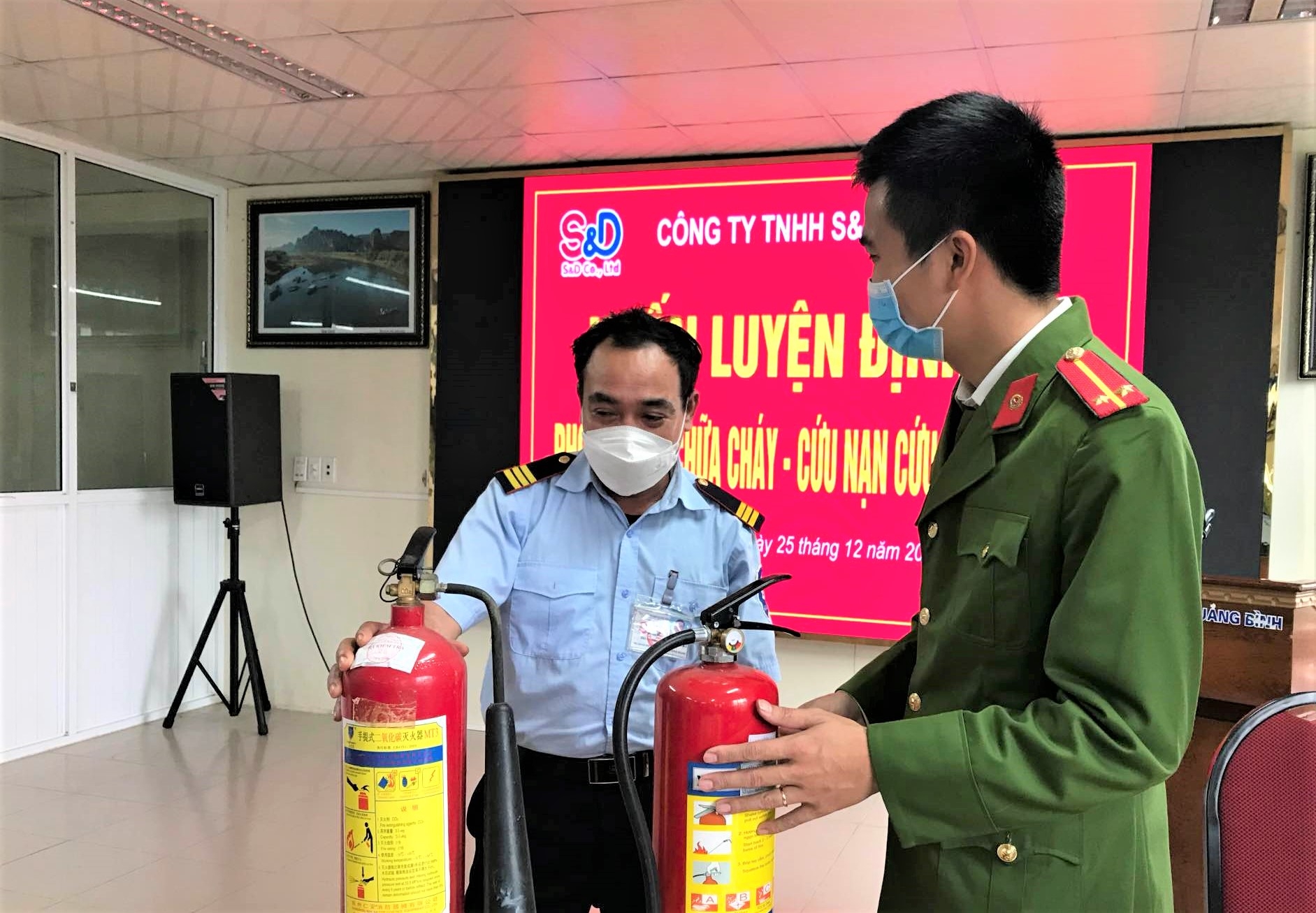 Công đoàn KKT tỉnh Quảng Bình tăng cường chỉ đạo thực hiện nghiêm túc công tác ATVSLĐ Công đoàn KKT tỉnh Quảng Bình tăng cường chỉ đạo thực hiện nghiêm túc công tác ATVSLĐ