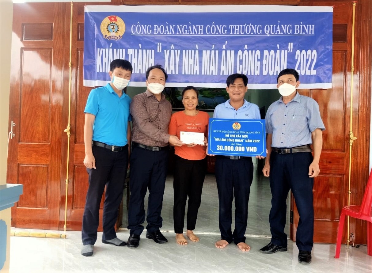 Quảng Bình: Hỗ trợ xây mới 3 căn nhà “Mái ấm Công đoàn” cho đoàn viên khó khăn Quảng Bình: Hỗ trợ xây mới 3 căn nhà “Mái ấm Công đoàn” cho đoàn viên khó khăn