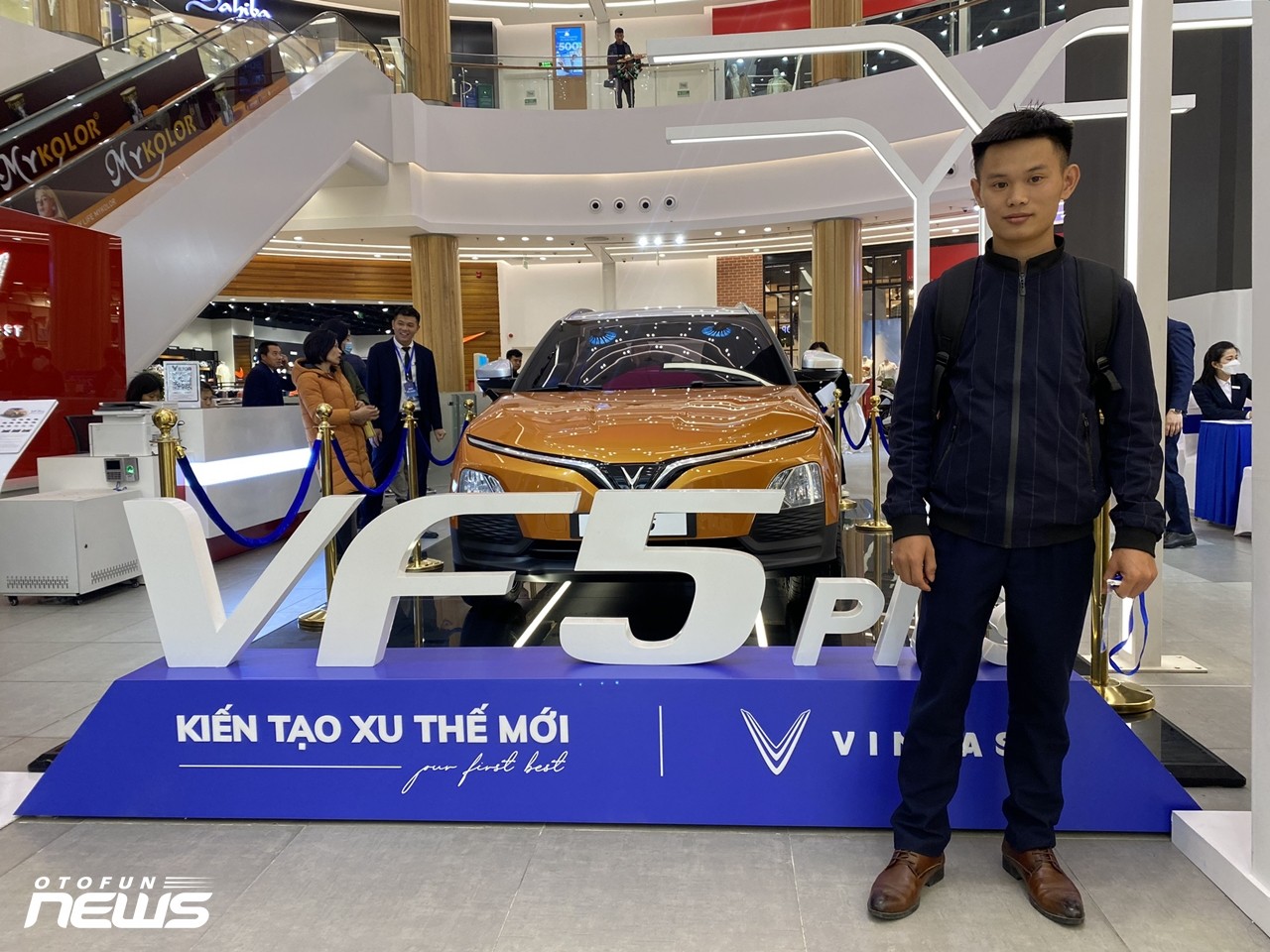 Khách hàng Hà Nội thích thú với VinFast VF5
