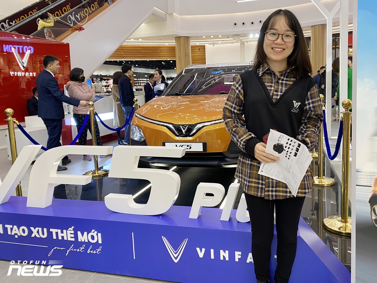 Khách hàng Hà Nội thích thú với VinFast VF5