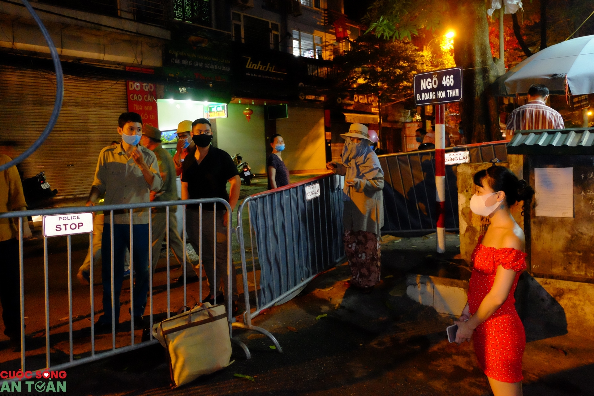 cu ong 76 tuoi mac covid 19 o ha noi di nhieu noi va khong nho dia chi tung den