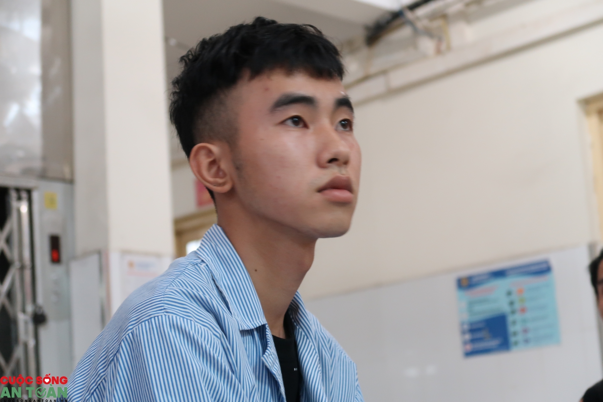 Vụ thầy giáo Trung tâm Mirai bị tố đánh học viên: "Lãnh đạo Trung tâm đi vắng" Vụ thầy giáo Trung tâm Mirai bị tố đánh học viên: "Lãnh đạo Trung tâm đi vắng"
