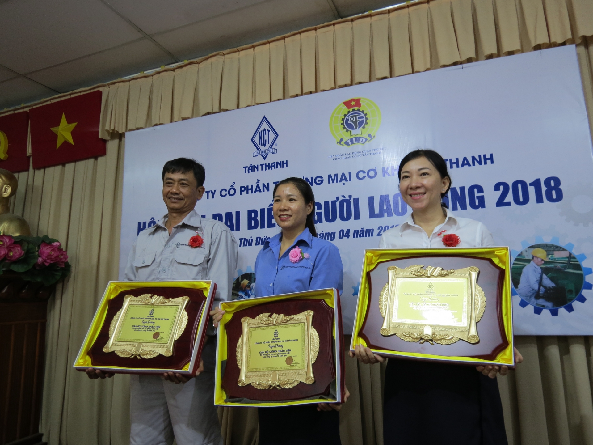 Cảm ơn người lao động bằng vàng!