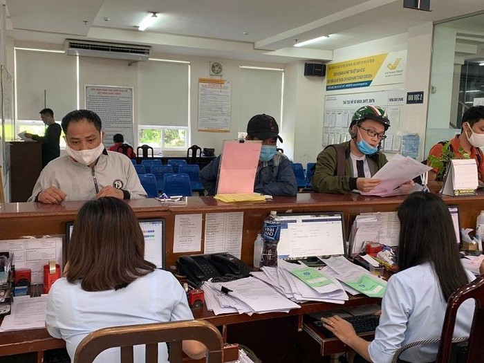 TP.HCM đảm bảo an toàn phòng dịch Covid-19 khi chi trả lương hưu, trợ cấp BHXH TP.HCM đảm bảo an toàn phòng dịch Covid 19 khi chi trả lương hưu, trợ cấp BHXH