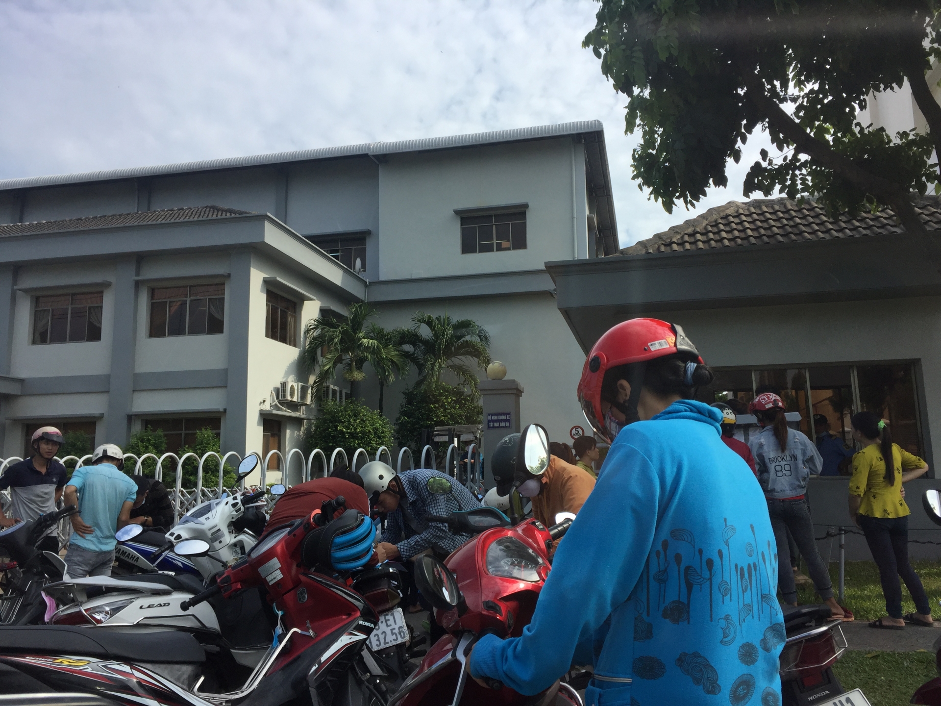 Nghỉ việc vì tức đồng nghiệp, lận đận nửa năm không xin được việc do Covid-19 Nghỉ việc vì tức đồng nghiệp, lận đận nửa năm không xin được việc do Covid 19