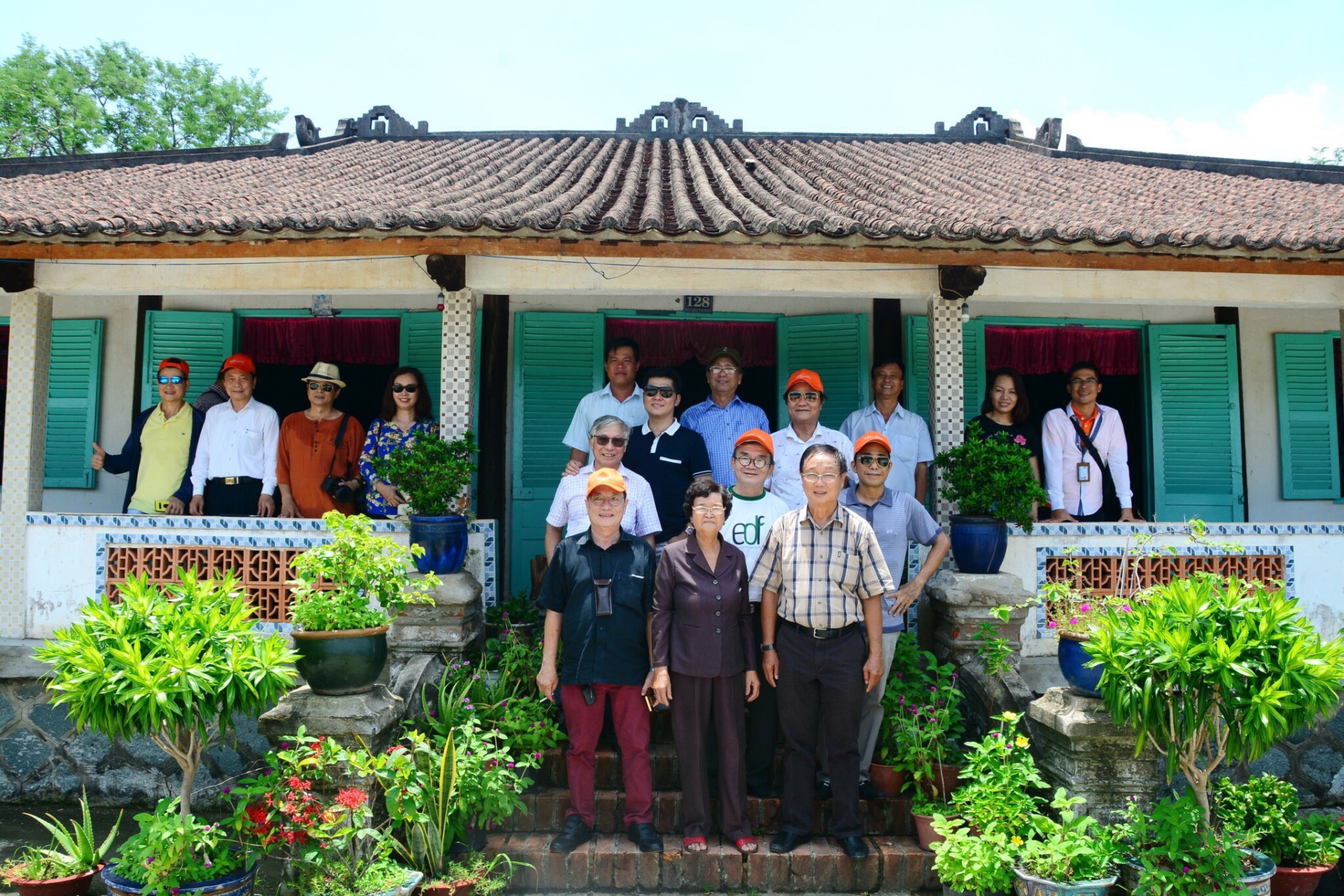 Vi vu đó đây mà không sợ lây Covid-19! Vi vu đó đây mà không sợ lây Covid 19!