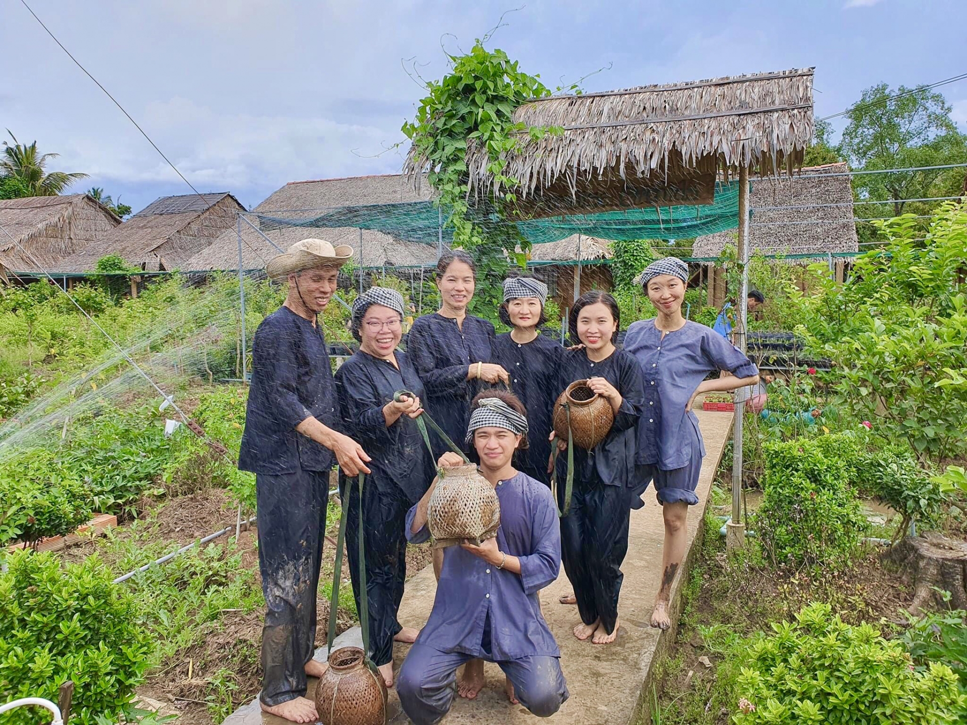 Vi vu đó đây mà không sợ lây Covid-19! Vi vu đó đây mà không sợ lây Covid 19!