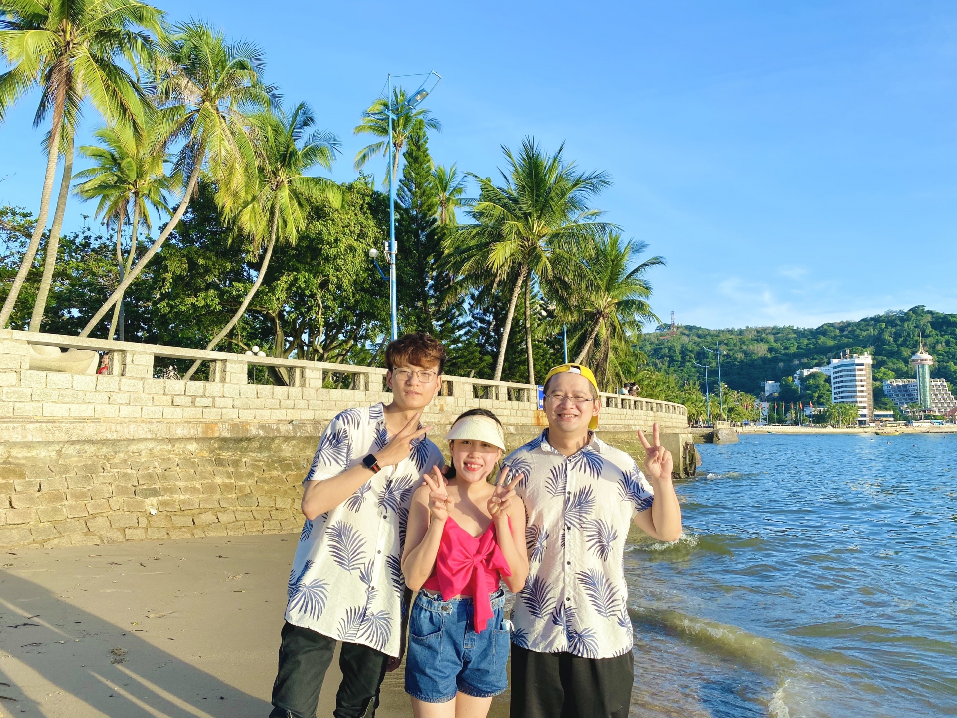 Vi vu đó đây mà không sợ lây Covid-19! Vi vu đó đây mà không sợ lây Covid 19!