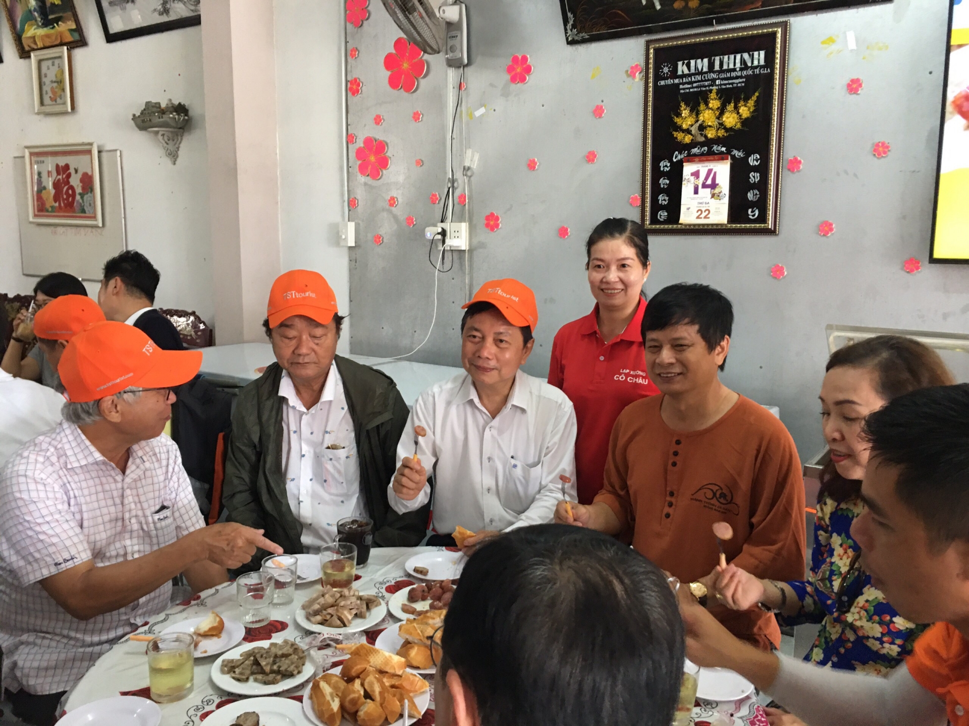 Vi vu đó đây mà không sợ lây Covid-19! Vi vu đó đây mà không sợ lây Covid 19!