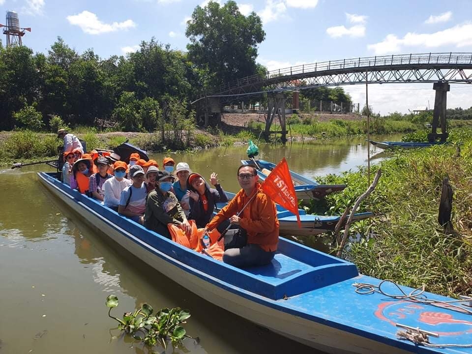 Vi vu đó đây mà không sợ lây Covid-19! Vi vu đó đây mà không sợ lây Covid 19!