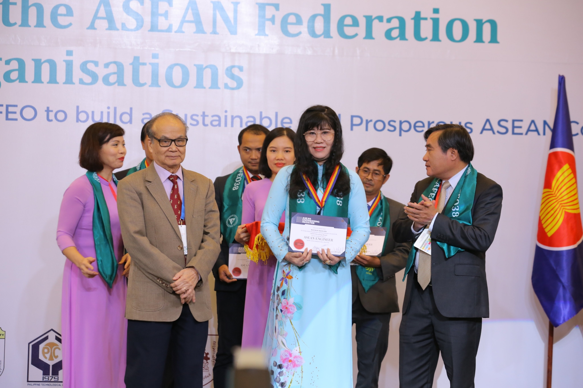 Thêm 44 kỹ sư của EVNHCMC nhận Chứng chỉ kỹ sư chuyên nghiệp ASEAN Thêm 44 kỹ sư của EVNHCMC nhận Chứng chỉ kỹ sư chuyên nghiệp ASEAN