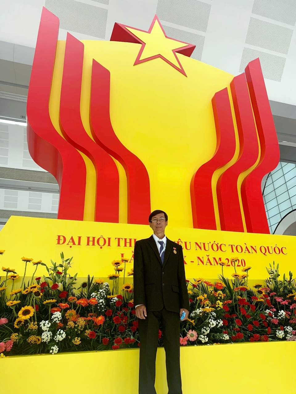 Tận hiến với nghề, “chú thợ điện” nhận danh hiệu cao quý! Tận hiến với nghề, “chú thợ điện” nhận danh hiệu cao quý!