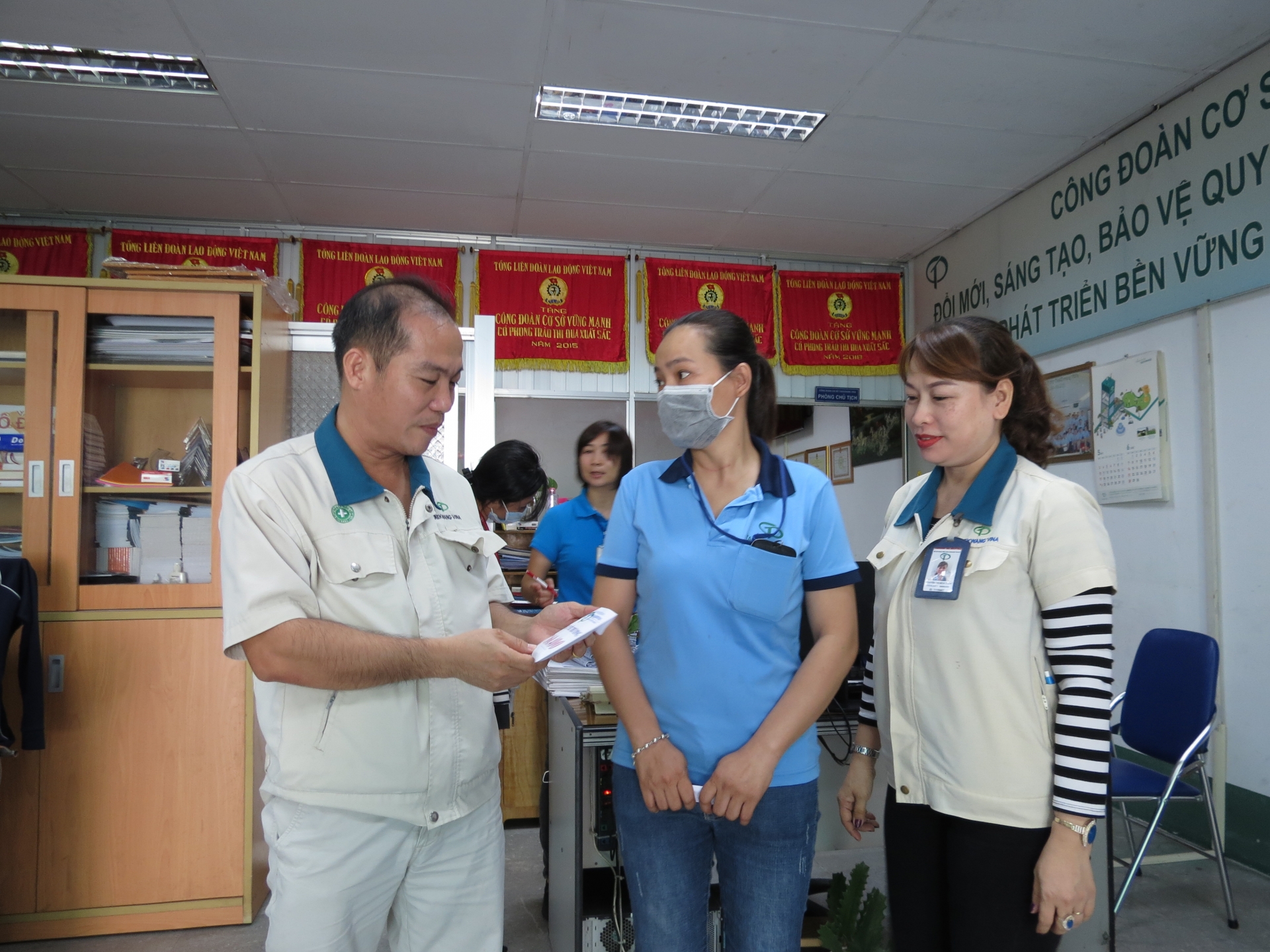 Kỳ 2: Làm công nhân là phụ, cho vay “nóng” mới là nghề chính Kỳ 2: Làm công nhân là phụ, cho vay “nóng” mới là nghề chính