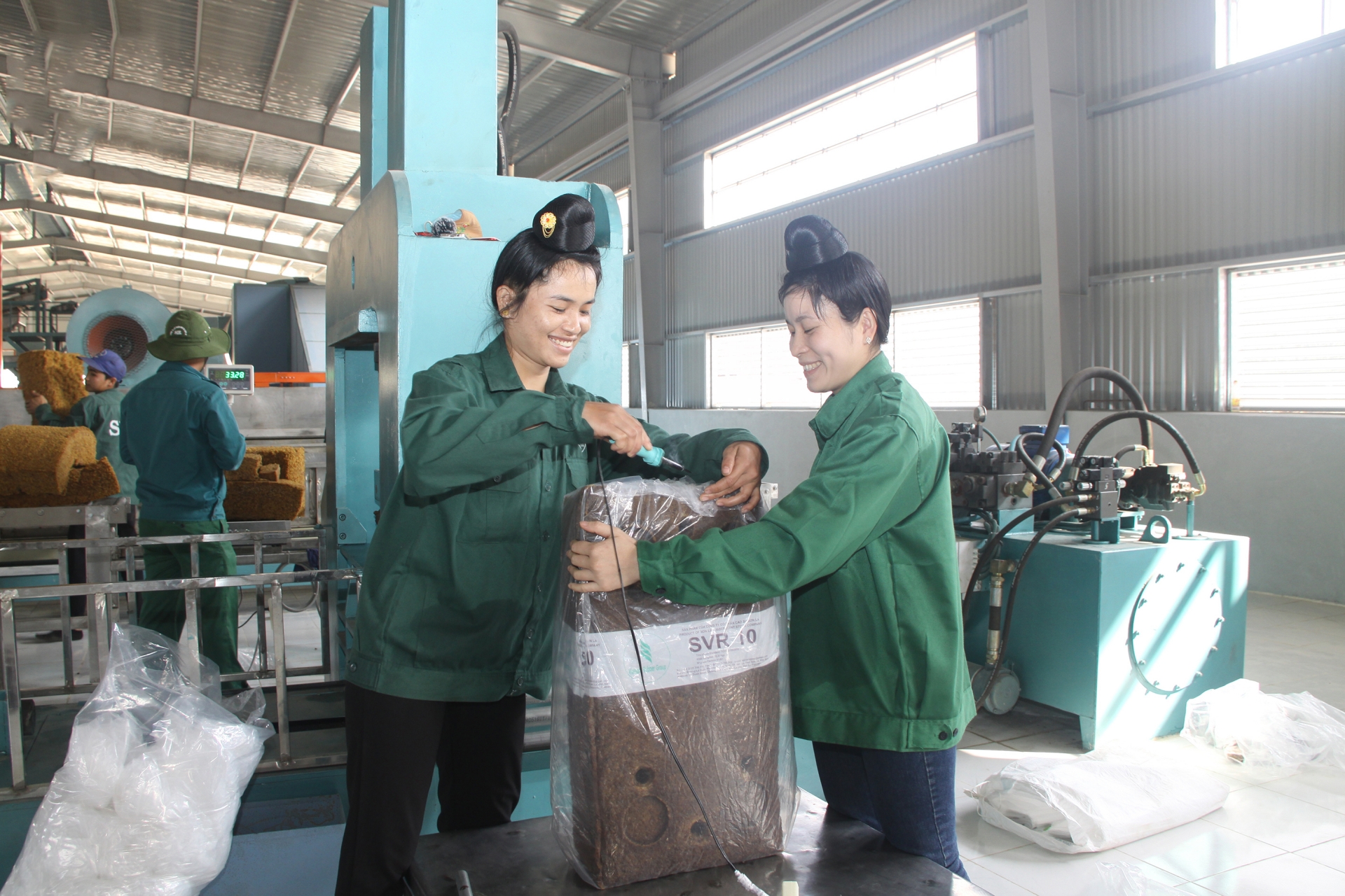 Tăng giờ làm thêm, mong được hưởng lương hợp lý