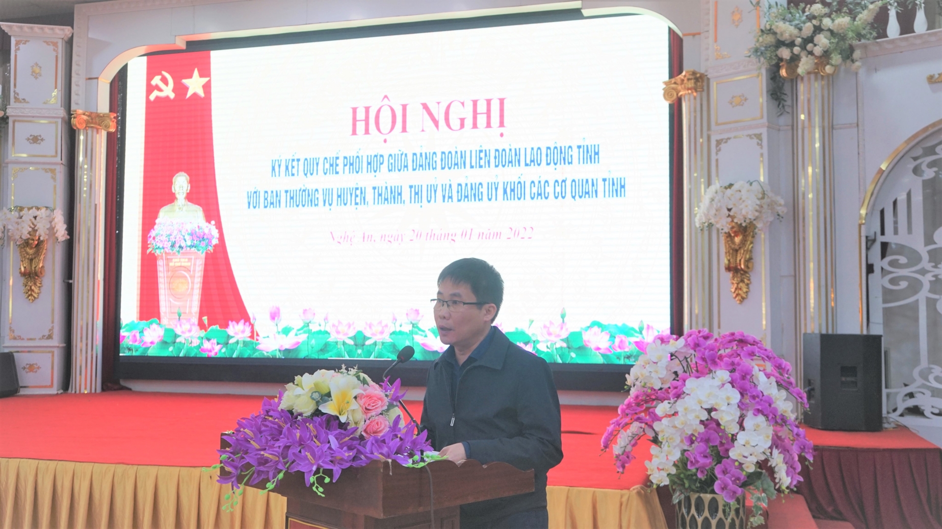 Đảng đoàn LĐLĐ tỉnh Nghệ An ký kết quy chế phối hợp với BTV huyện, thành, thị ủy