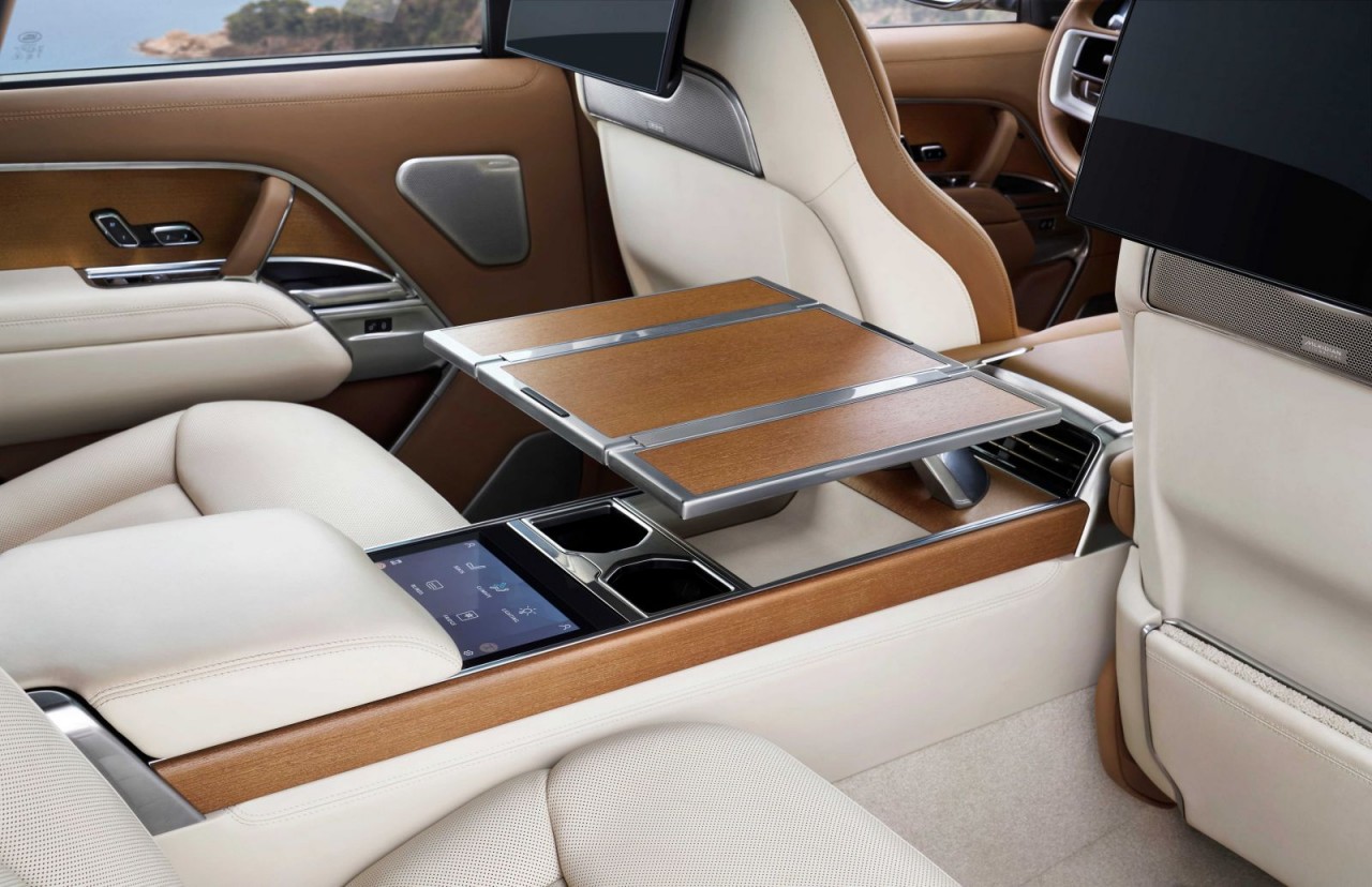 Range Rover SV LWB 2022 nhận đặt hàng tại Việt Nam, giá gần 24 tỷ đồng Range Rover SV LWB 2022 nhận đặt hàng tại Việt Nam, giá gần 24 tỷ đồng
