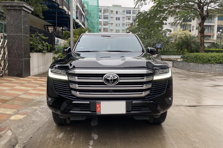 Toyota Land Cruiser LC300 chạy 13.000 km bán đắt hơn xe mới Toyota Land Cruiser LC300 chạy 13.000 km bán đắt hơn xe mới