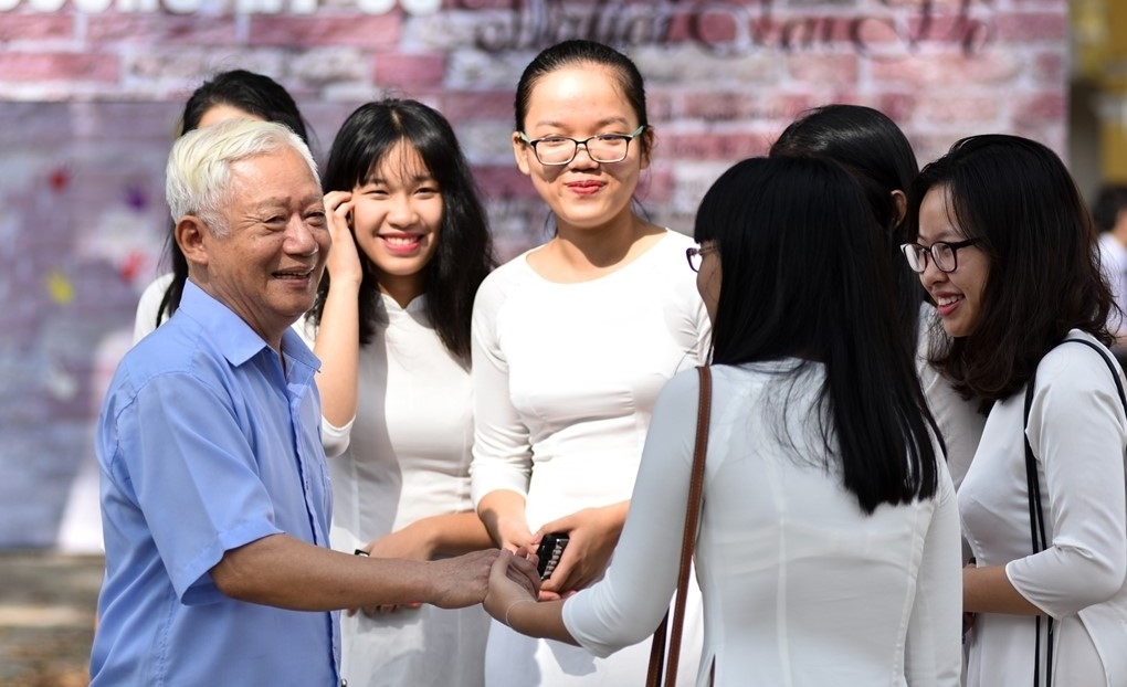 Chi tiền tỷ thuê GS, PGS về đào tạo “gà nòi” để làm gì? Chi tiền tỷ thuê GS, PGS về đào tạo “gà nòi” để làm gì?