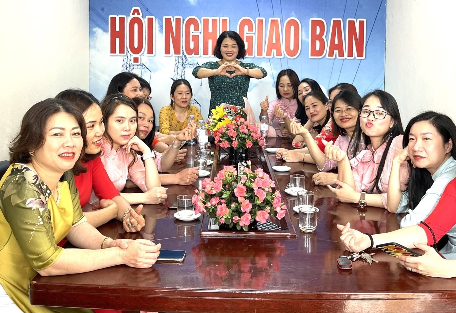 Người cán bộ công đoàn tình nguyện san sẻ khó khăn với đồng nghiệp Người cán bộ công đoàn tình nguyện san sẻ khó khăn với đồng nghiệp