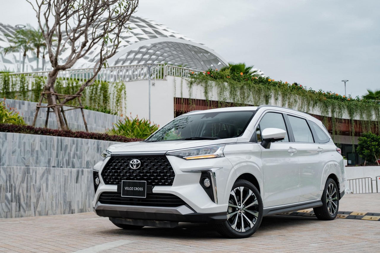 Giá lăn bánh Toyota Veloz Cross 2022 vừa ra mắt Giá lăn bánh Toyota Veloz Cross 2022 vừa ra mắt