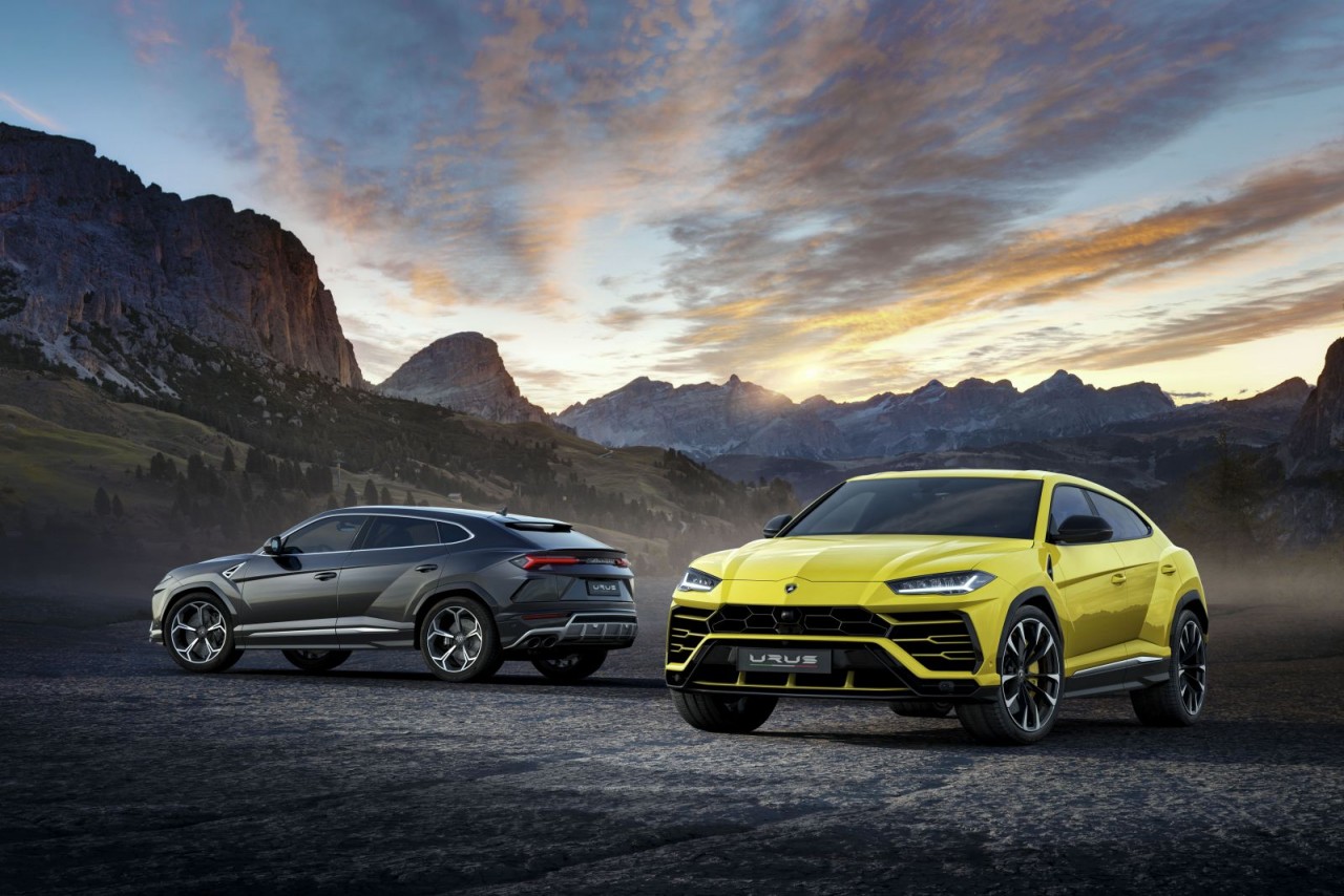 Lamborghini Urus chính hãng, có giá 13,1 tỷ đồng