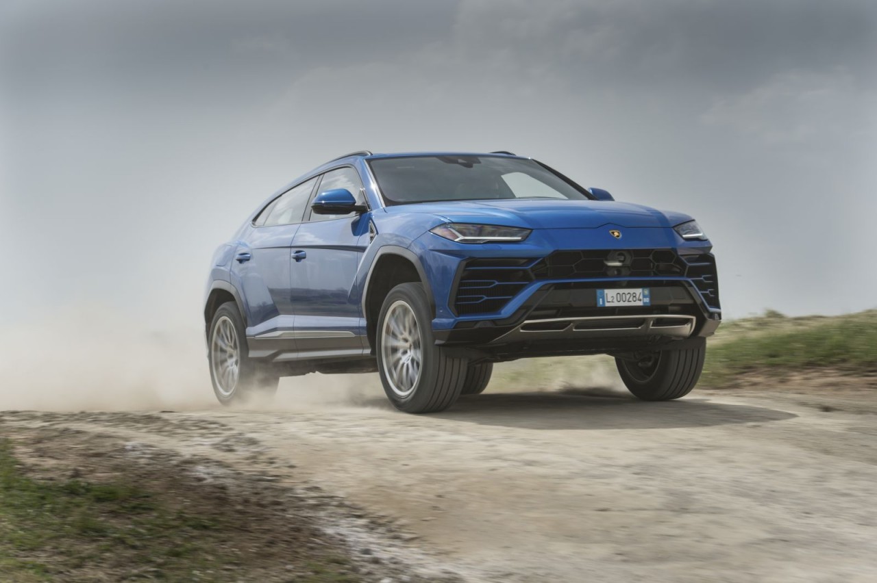 Lamborghini Urus chính hãng, có giá 13,1 tỷ đồng